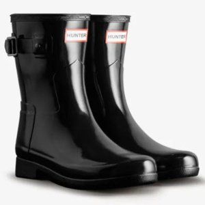 Hunter Short Gloss Rain Boot (Size 7)